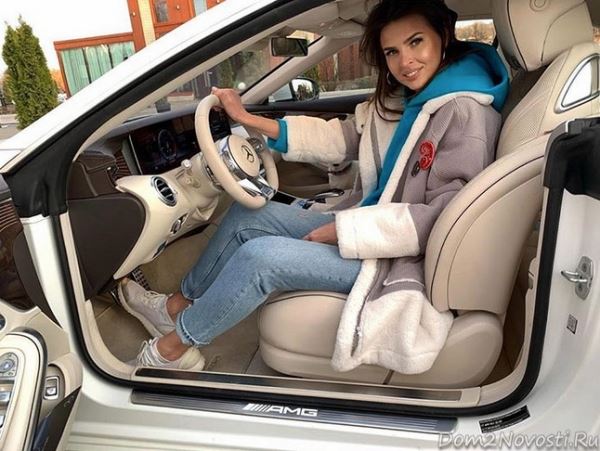 Элла Суханова похвасталась новым дорогим автомобилем
