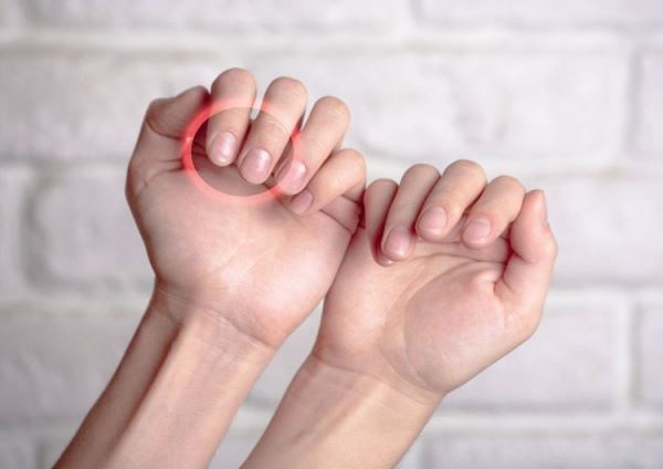 Почему слоятся ногти на руках: причины, о которых вы не знали